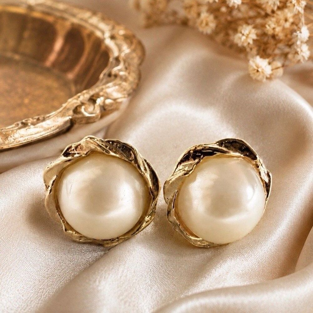 Vintage Faux Pearl Flower Stud Earrings Gold Tone Textured Statement